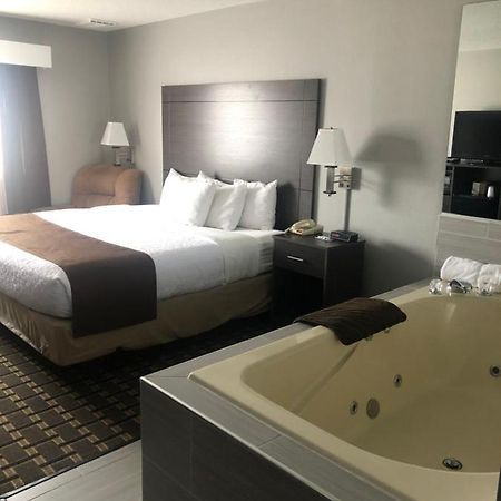 Adams Inn And Suites 외부 사진