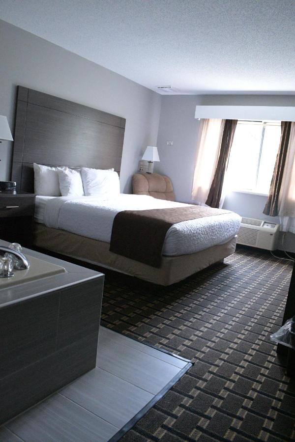 Adams Inn And Suites 외부 사진