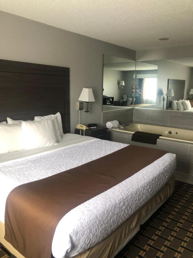 Adams Inn And Suites 외부 사진