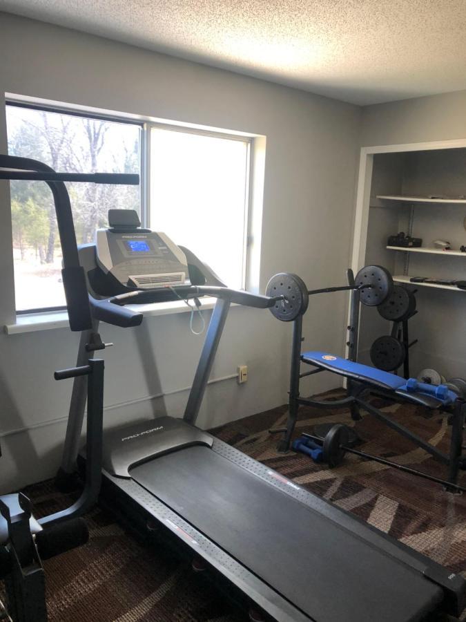 Adams Inn And Suites 외부 사진