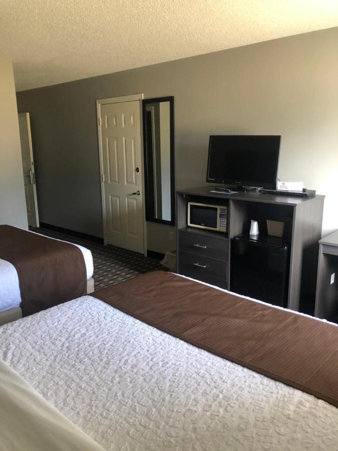 Adams Inn And Suites 외부 사진